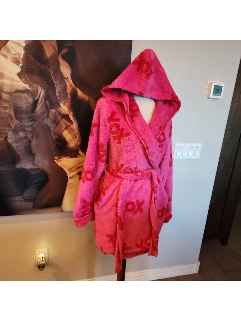 Betsey Johnson Pink Robe Hoodie Short Tie Waist Red XO Hugs Kisses Plush Size M